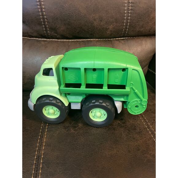 Green Toys Recycling Truck - Picture 6 of 9